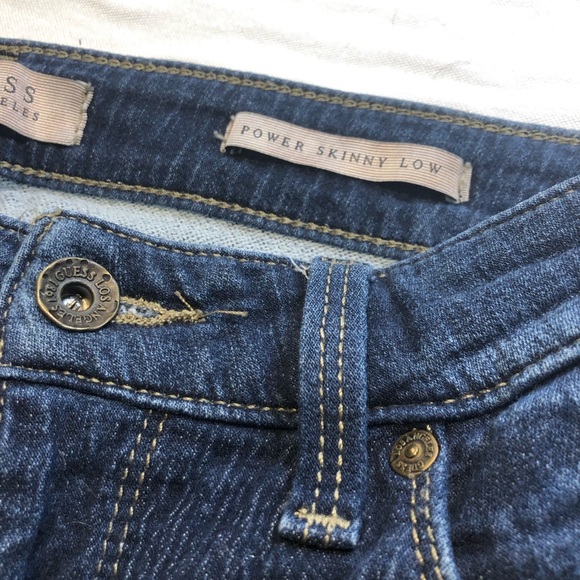 GUESS Women’s size 29
Low-Rise Power Skinny Jeans - Picture 7 of 13